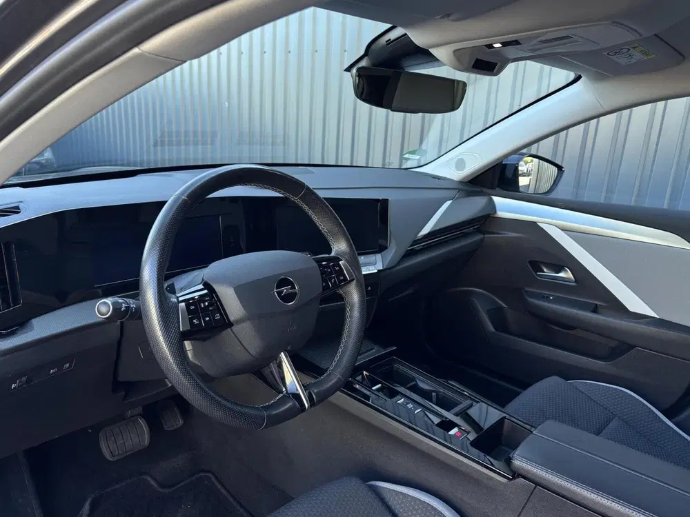 Opel Astra Hybrid Business Edition trekhaak camera st uit 2023, foto 3