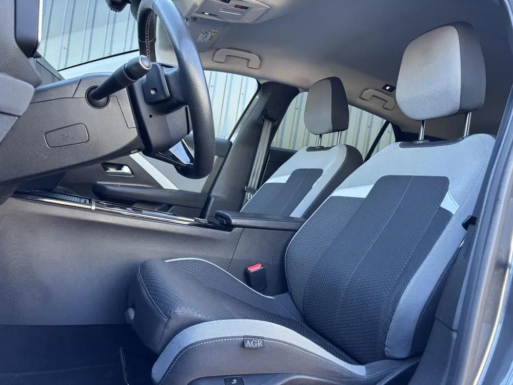 Opel Astra Hybrid Business Edition trekhaak camera st uit 2023, foto 7