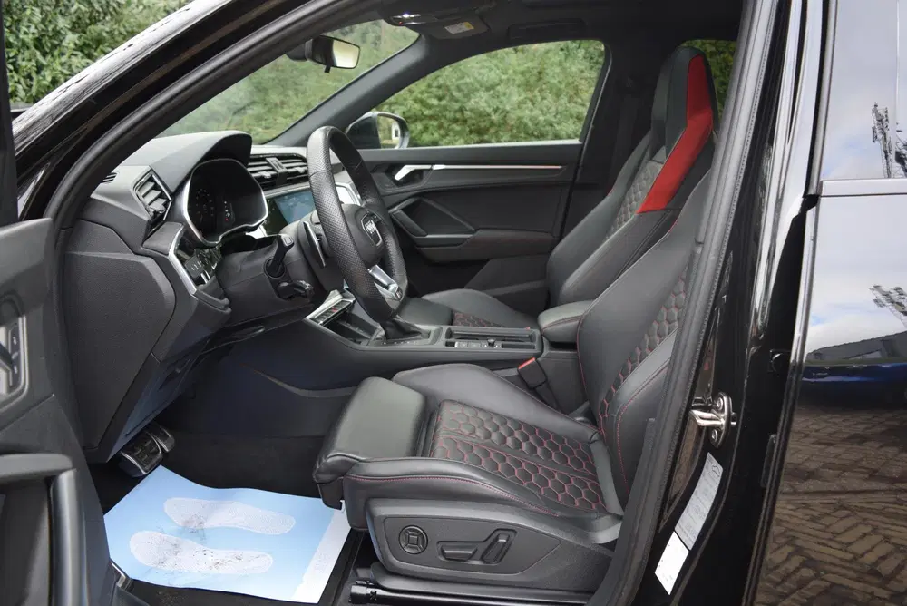 Audi RS Q3 Sportback uit 2022, foto 14