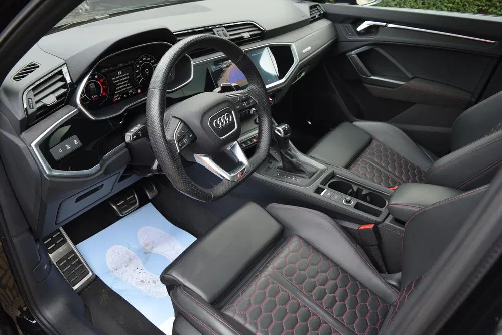 Audi RS Q3 Sportback uit 2022, foto 15