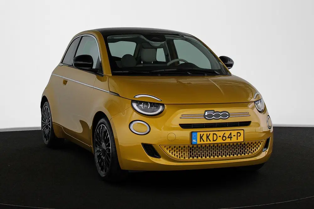 Fiat 500 1.0 Hybrid La Prima JBL Panoramadak Stoelv uit 2026, foto 2