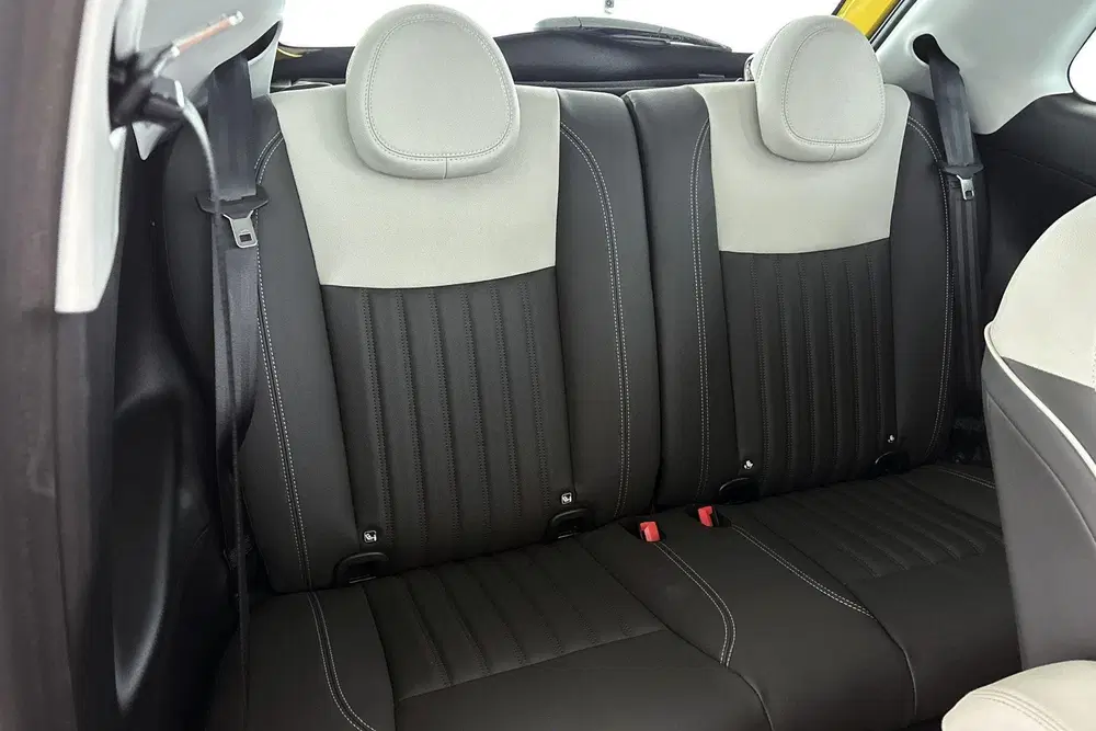 Fiat 500 1.0 Hybrid La Prima JBL Panoramadak Stoelv uit 2026, foto 9