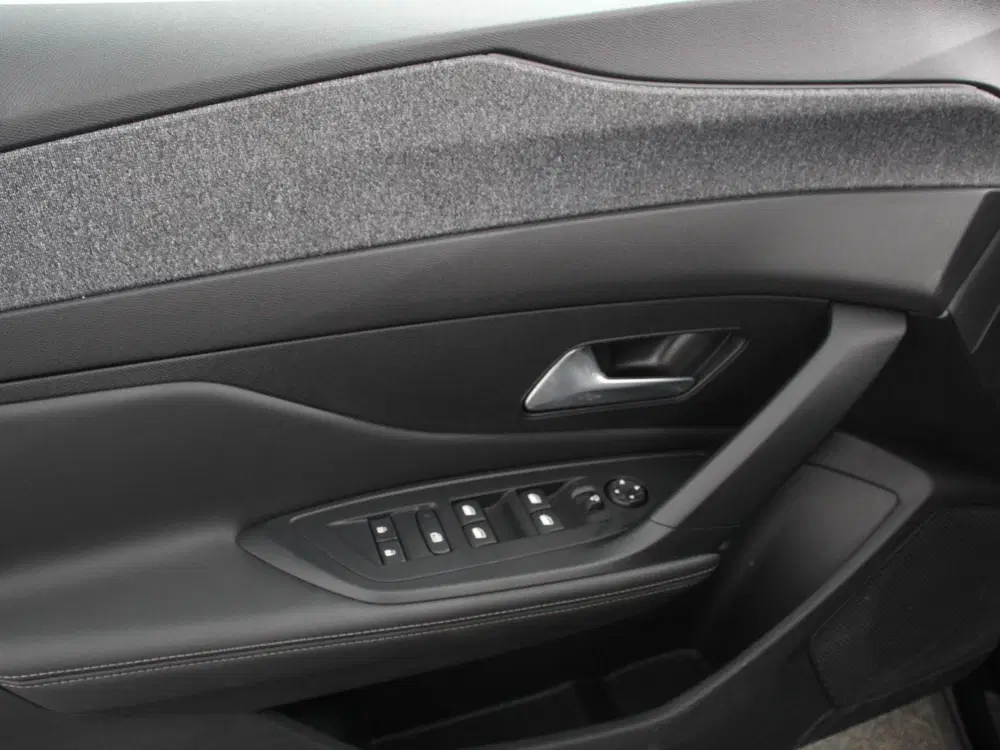 Peugeot 408 1.2 PureTech 130pk Automaat Allure Pack El uit 2024, foto 10