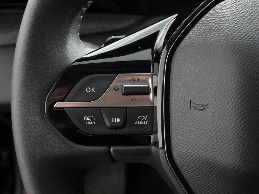 Peugeot 408 1.2 PureTech 130pk Automaat Allure Pack El uit 2024, foto 12