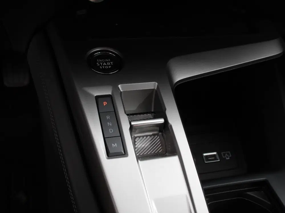 Peugeot 408 1.2 PureTech 130pk Automaat Allure Pack El uit 2024, foto 15