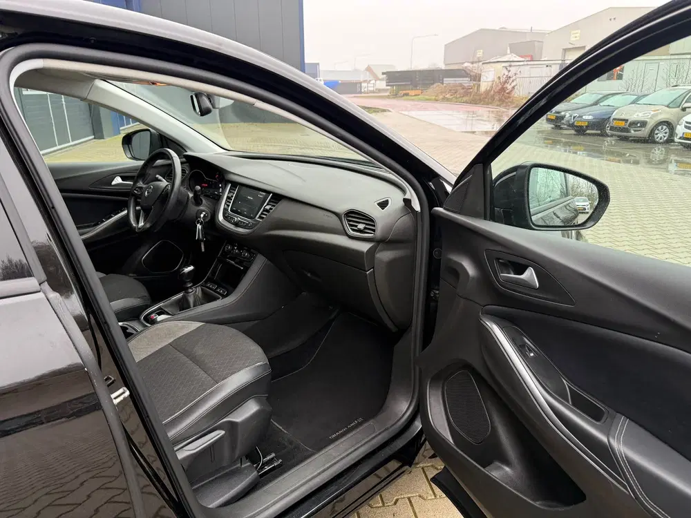 Opel Grandland Business Elegance uit 2021, foto 10