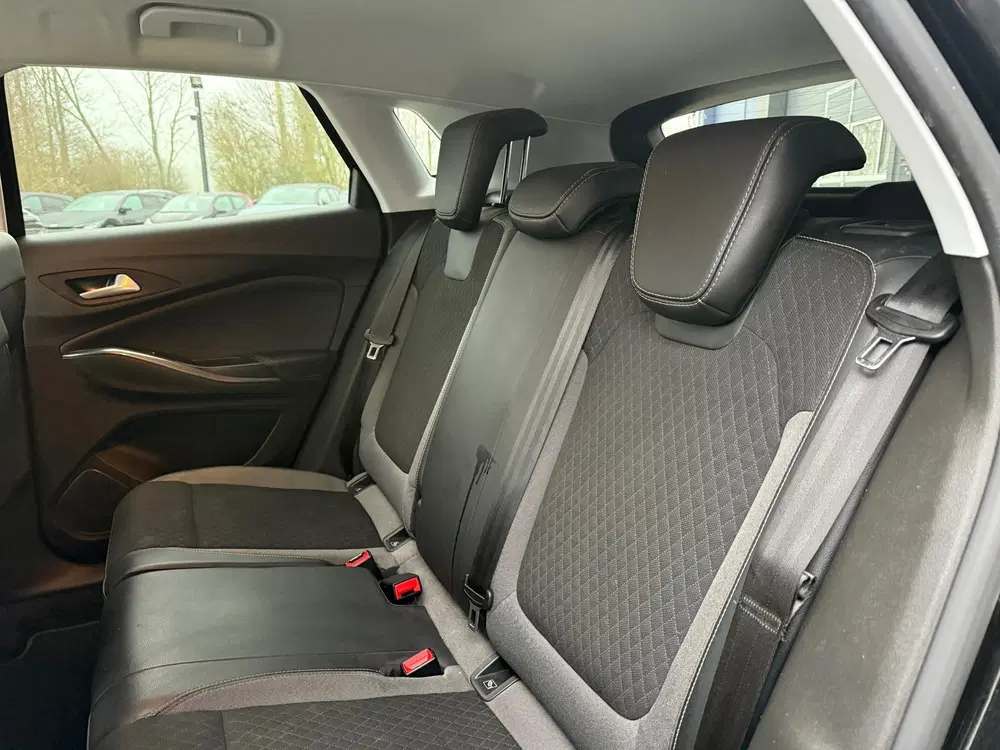 Opel Grandland Business Elegance uit 2021, foto 11