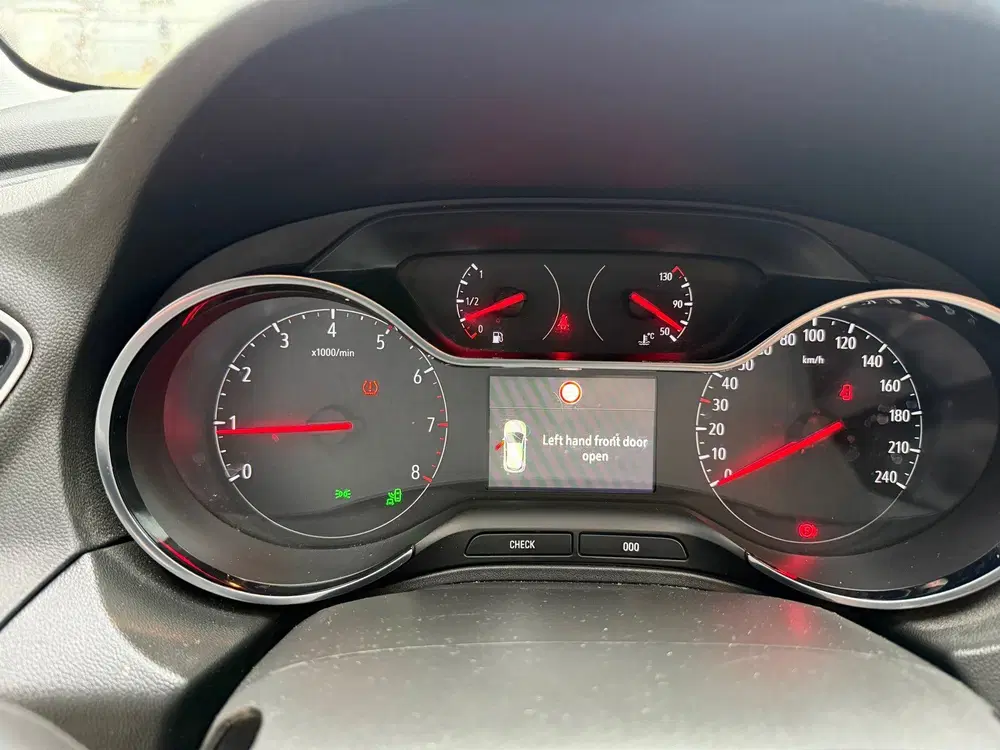 Opel Grandland Business Elegance uit 2021, foto 13