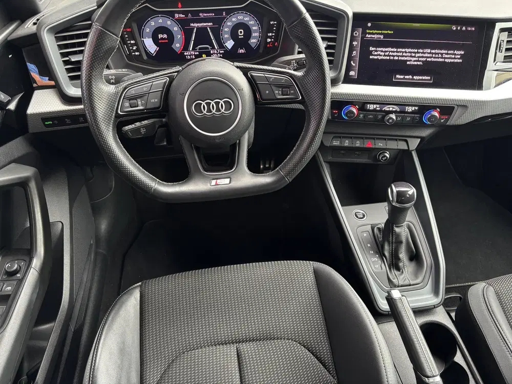 Audi A1 30 TFSI S-line Black Ed. Pijl grijs uit 2023, foto 11