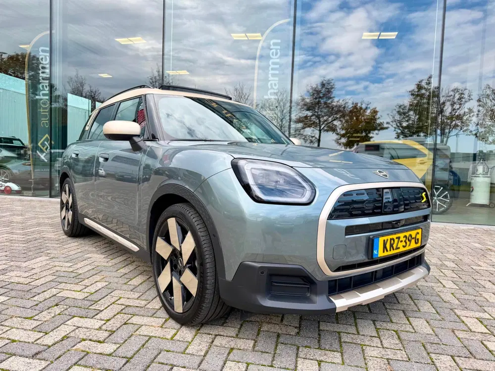 Mini Countryman SE ALL4 Favoured XL 66.5 kWh uit 2024, foto 11