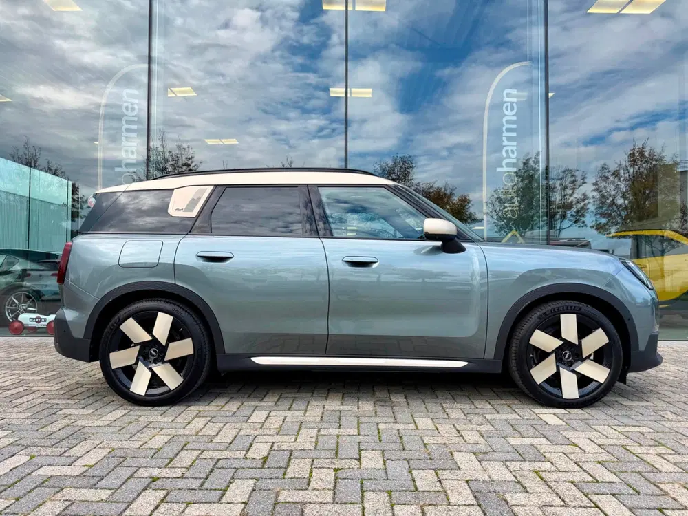 Mini Countryman SE ALL4 Favoured XL 66.5 kWh uit 2024, foto 6