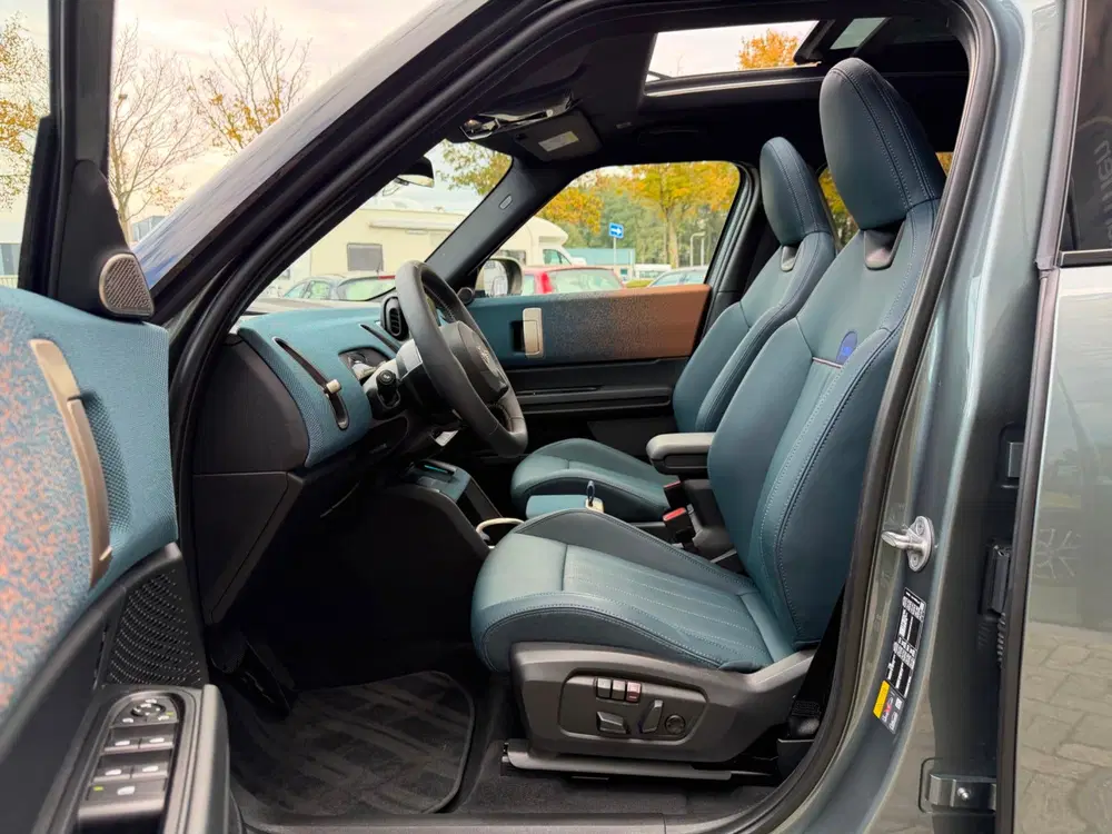 Mini Countryman SE ALL4 Favoured XL 66.5 kWh uit 2024, foto 7