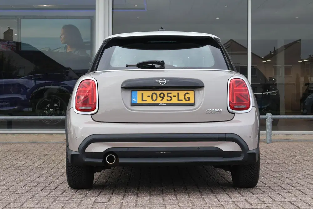 Mini Cooper 1.5 136pk AUT Cooper Business Edition uit 2021, foto 11