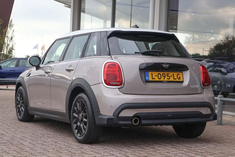 Mini Cooper 1.5 136pk AUT Cooper Business Edition uit 2021, foto 12