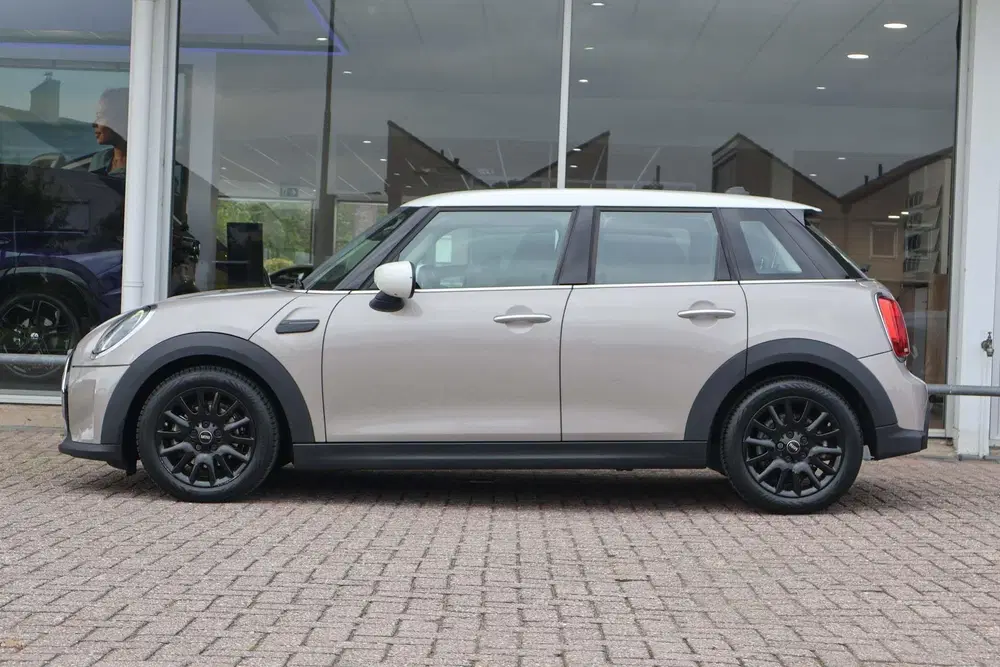 Mini Cooper 1.5 136pk AUT Cooper Business Edition uit 2021, foto 13
