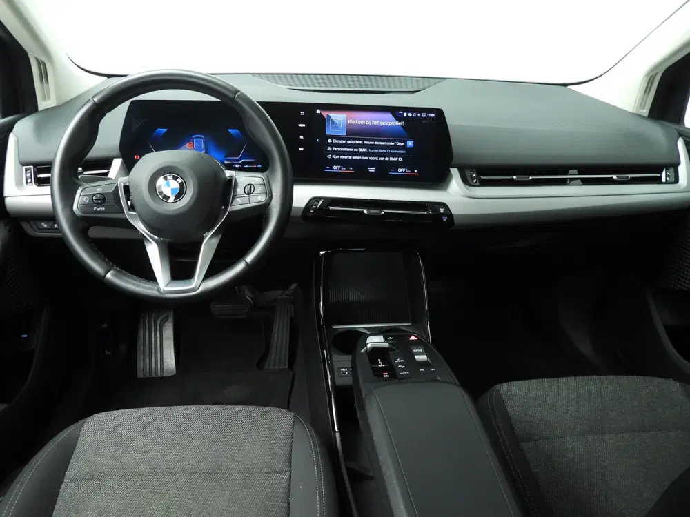 BMW 2-serie Active Tourer 218i uit 2022, foto 10
