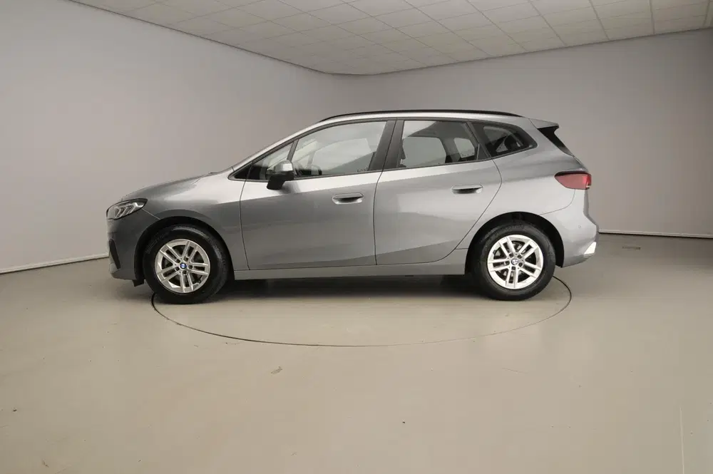 BMW 2-serie Active Tourer 218i uit 2022, foto 2