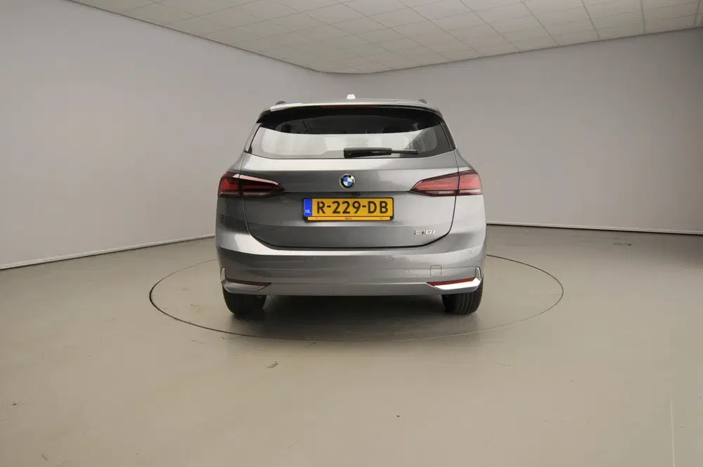 BMW 2-serie Active Tourer 218i uit 2022, foto 3