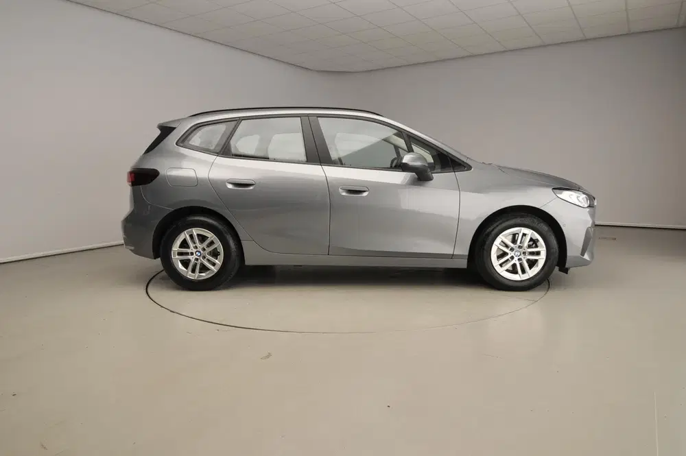 BMW 2-serie Active Tourer 218i uit 2022, foto 4