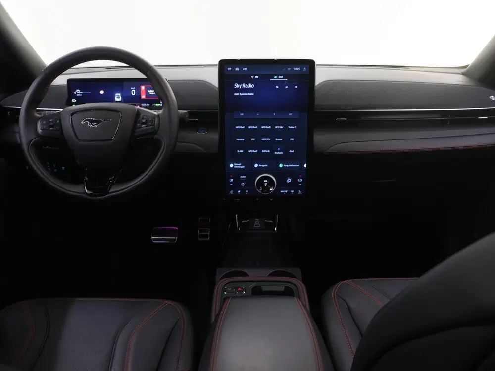 Ford Mustang Mach-E Extended Premium RWD 88 kWh uit 2025, foto 8