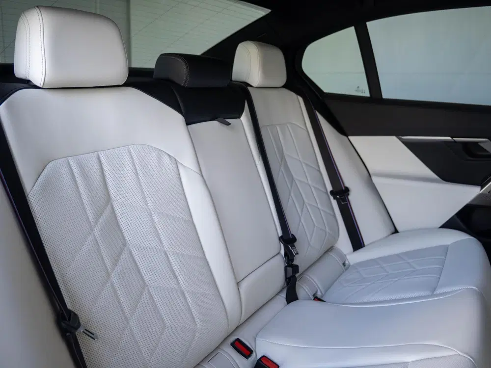 BMW i5 Sedan eDrive40 uit 2026, foto 11