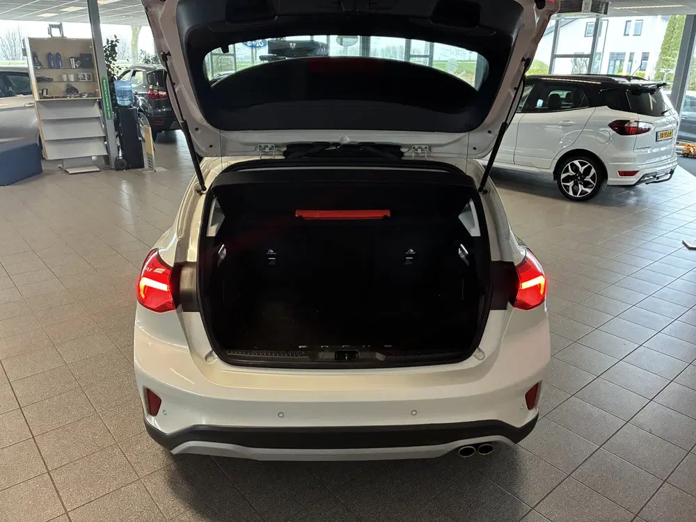 Ford Focus EcoBoost Active Business-Hoge instap bomvo uit 2020, foto 14