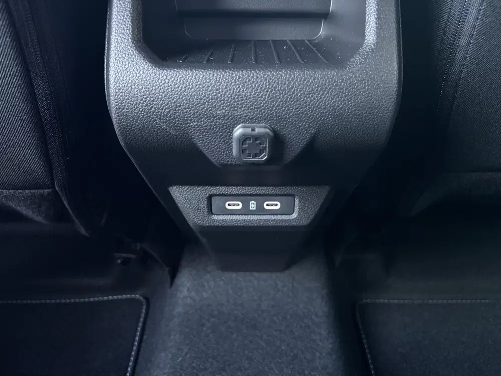 Dacia Duster 1.8 hybrid 155 limited edition l Trekhaak uit 2026, foto 9