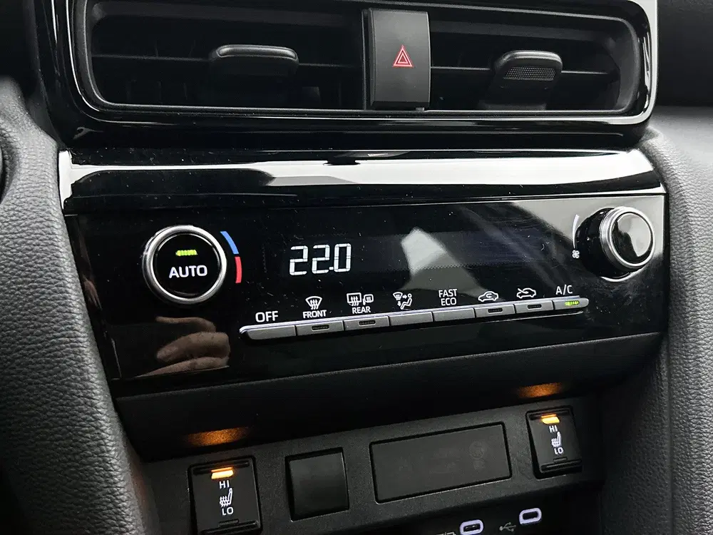 Toyota Yaris Cross 1.5 Hybrid 115 First Edition + uit 2025, foto 13