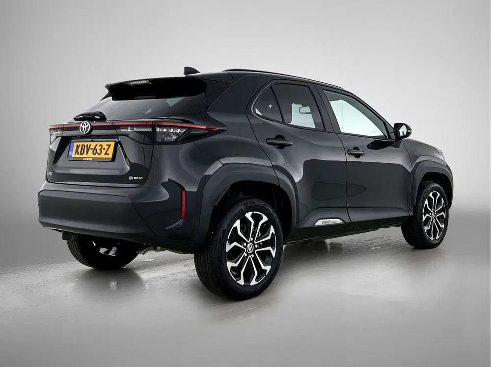 Toyota Yaris Cross 1.5 Hybrid 115 First Edition + uit 2025, foto 2