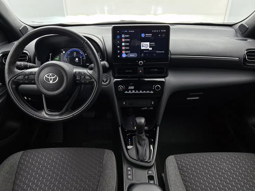 Toyota Yaris Cross 1.5 Hybrid 115 First Edition + uit 2025, foto 4