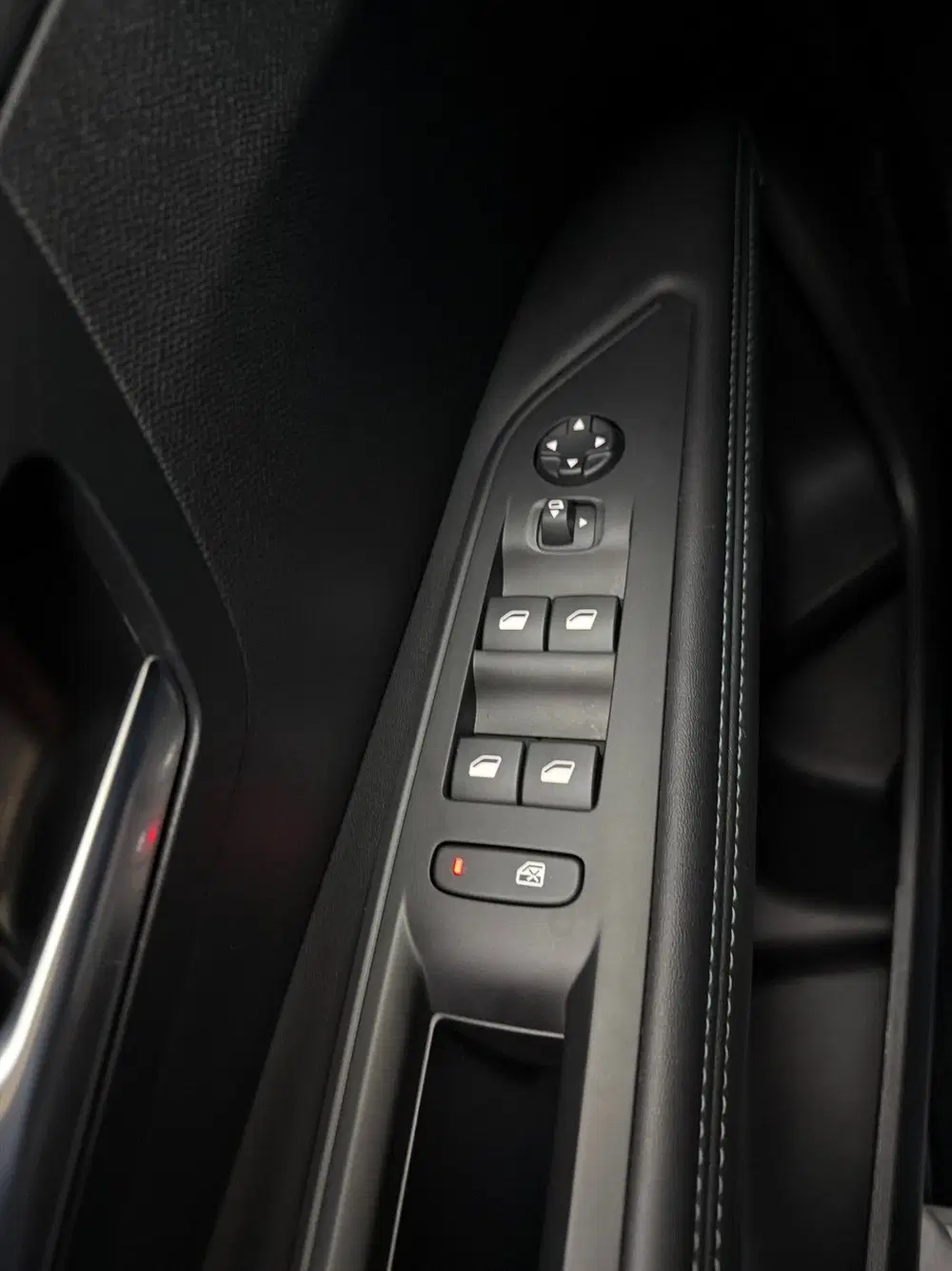 Peugeot 3008 1.2 Hybrid 136 Allure Pack Business uit 2024, foto 13