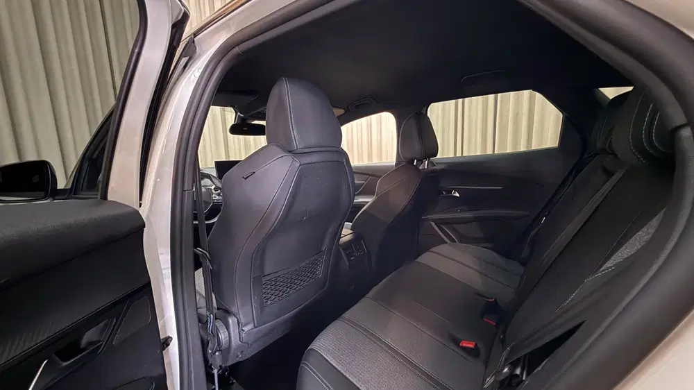 Peugeot 3008 1.2 Hybrid 136 Allure Pack Business uit 2024, foto 5