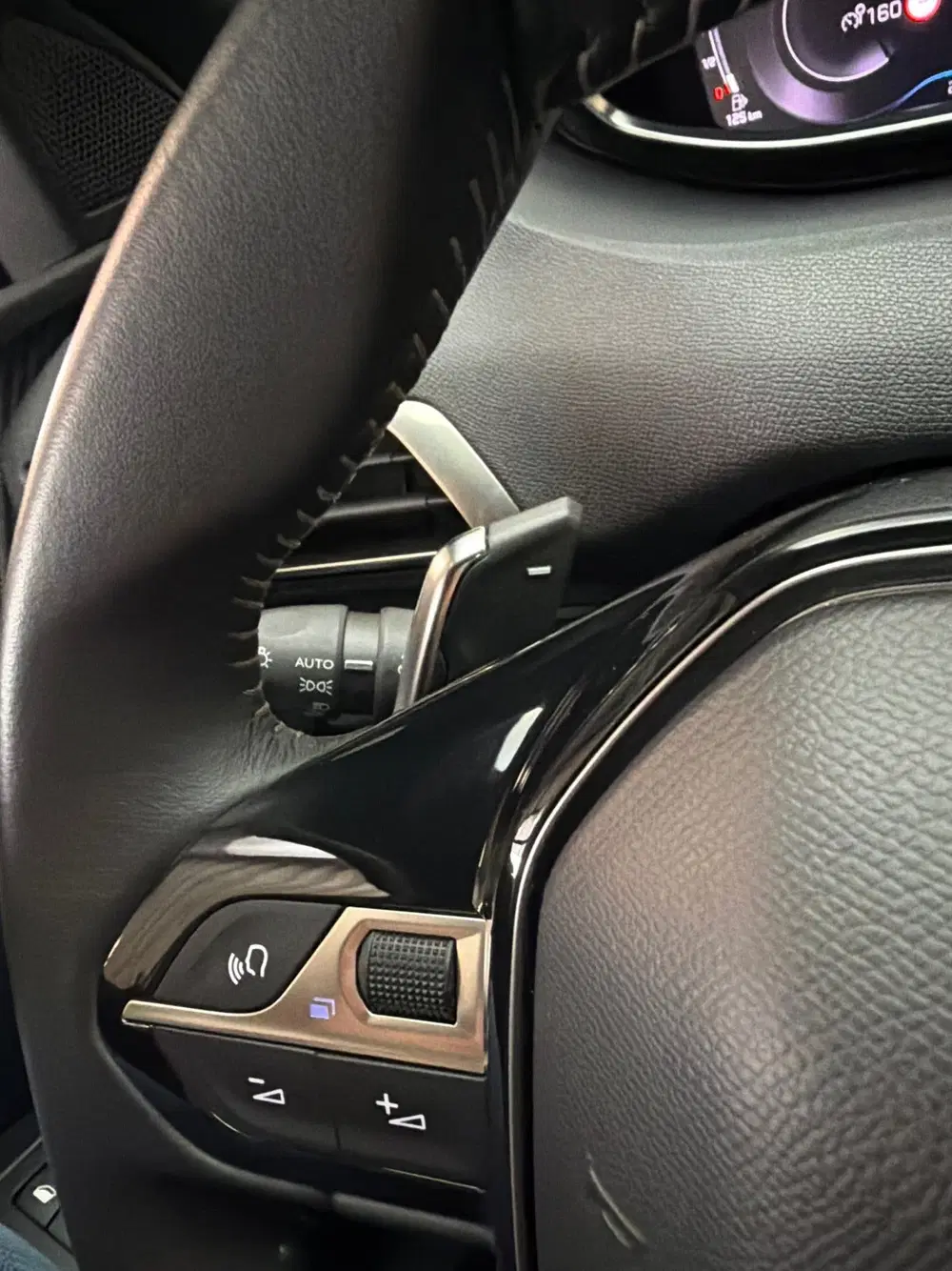 Peugeot 3008 1.2 Hybrid 136 Allure Pack Business uit 2024, foto 9
