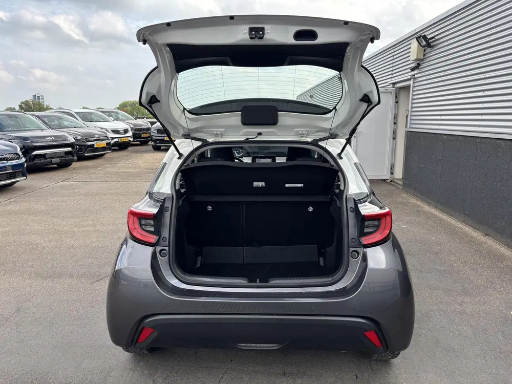 Toyota Yaris 1.5 Hybrid Executive Bi-tone edition Navig uit 2021, foto 10
