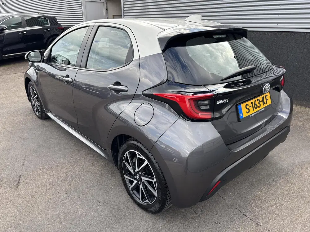 Toyota Yaris 1.5 Hybrid Executive Bi-tone edition Navig uit 2021, foto 12