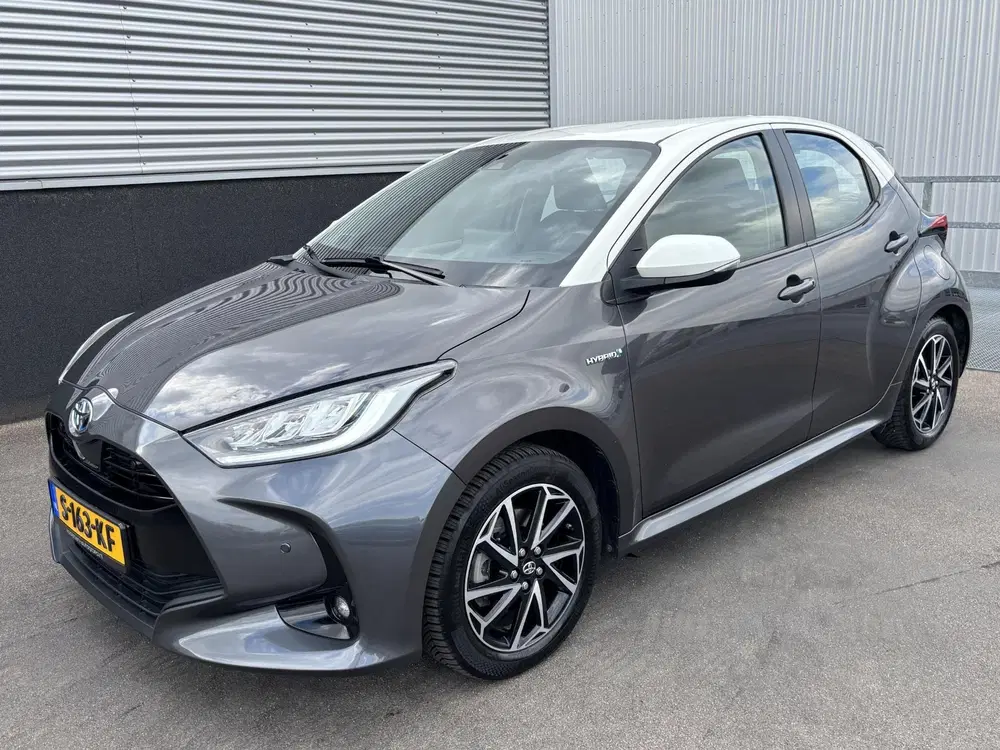 Toyota Yaris 1.5 Hybrid Executive Bi-tone edition Navig uit 2021, foto 4