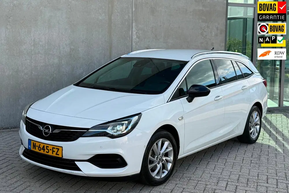 Opel Astra 1.2 130pk 2021 Wit CAMERA uit 2021