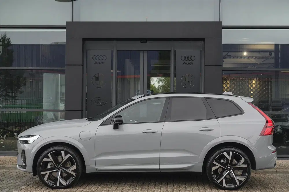 Volvo XC60 2.0 T8 455pk Plus Black edition Panoramada uit 2026, foto 5