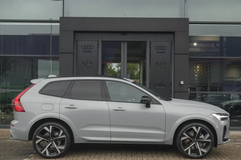 Volvo XC60 2.0 T8 455pk Plus Black edition Panoramada uit 2026, foto 6