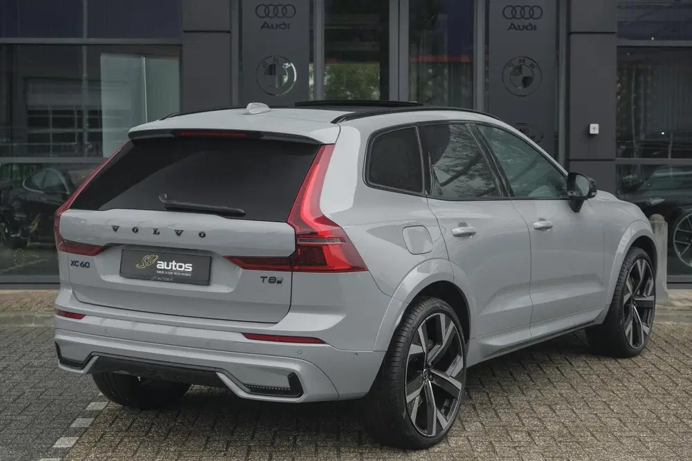 Volvo XC60 2.0 T8 455pk Plus Black edition Panoramada uit 2026, foto 7
