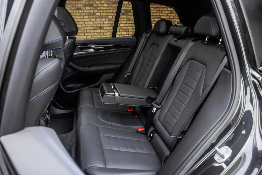 BMW iX3 M-Sport Impressive 80 kWh uit 2022, foto 11