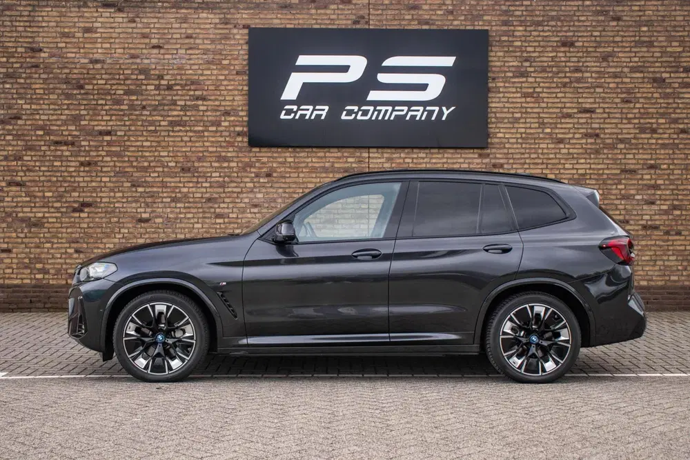 BMW iX3 M-Sport Impressive 80 kWh uit 2022, foto 3