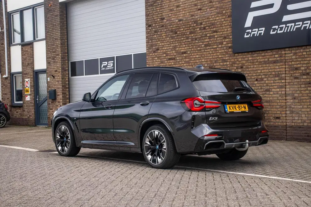 BMW iX3 M-Sport Impressive 80 kWh uit 2022, foto 4