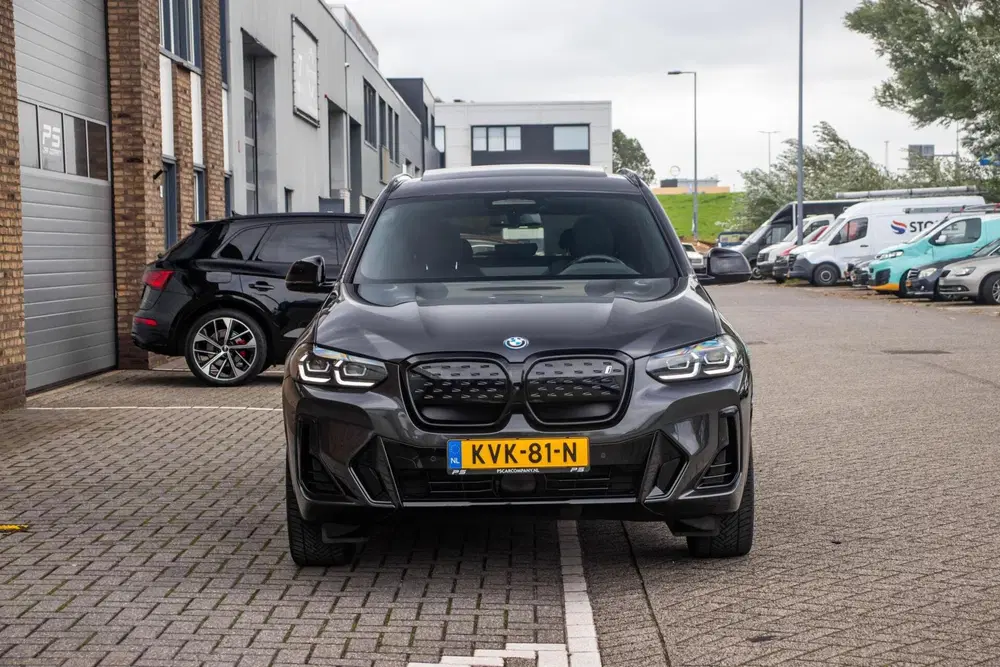 BMW iX3 M-Sport Impressive 80 kWh uit 2022, foto 9