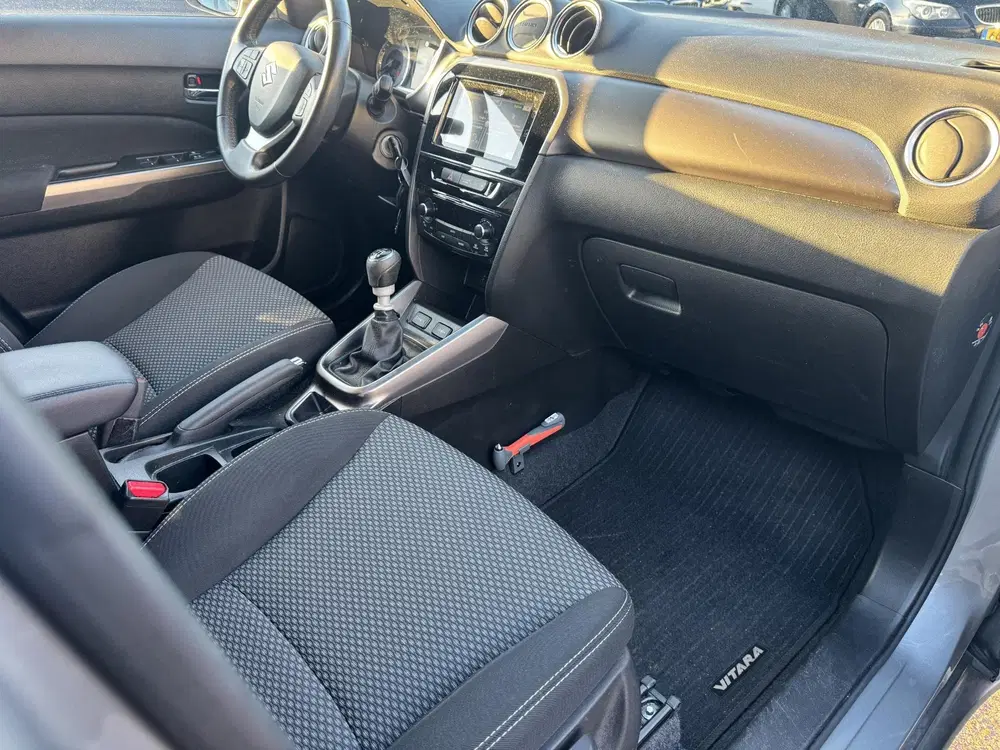 Suzuki Vitara 1.4 Boosterjet Select Smart Hybrid uit 2022, foto 7