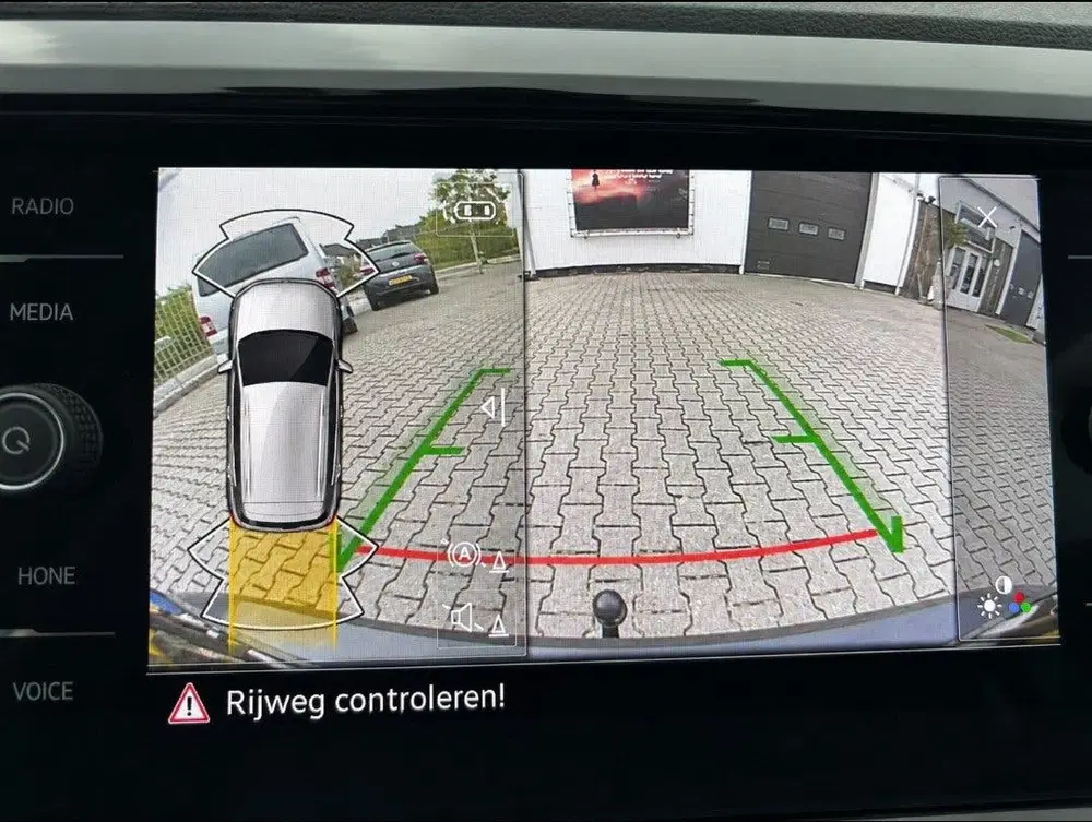 Volkswagen T-Cross R-Line 1.5 TSI 150 PK DSG ACC Nieuwstaat uit 2023, foto 13