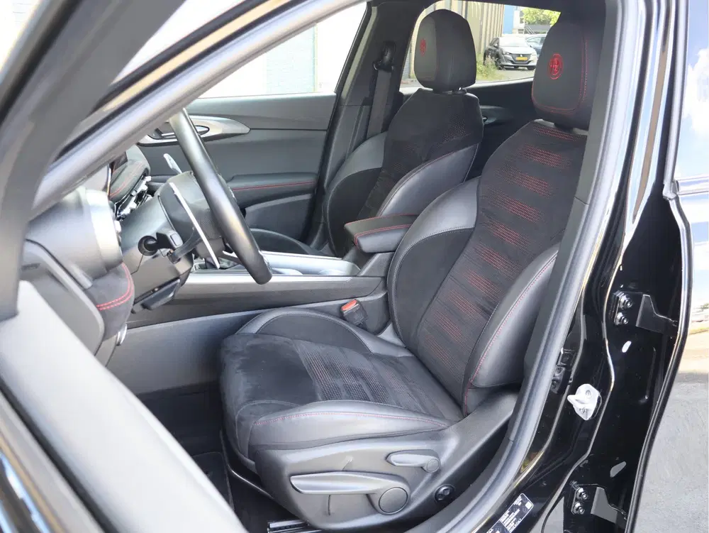 Alfa Romeo Tonale 1.5T Hybrid Veloce 160PK Alcantara uit 2023, foto 8