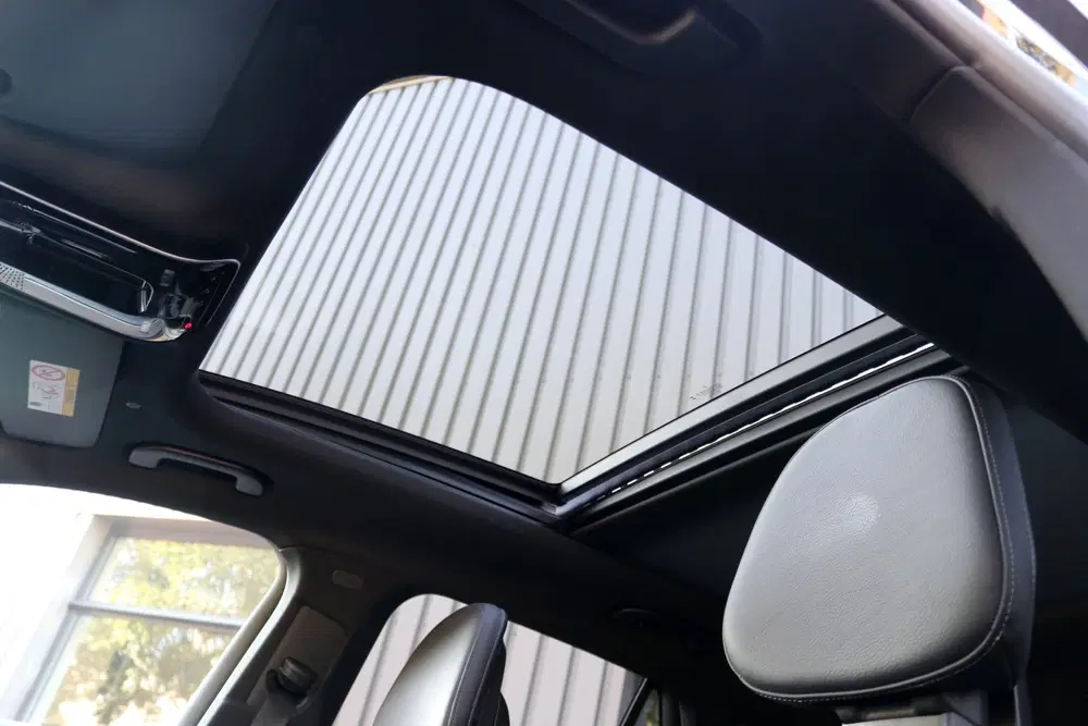 Mercedes-Benz GLC GLC 300e 4MATIC AMG Line Pano Airmatic Ach uit 2023, foto 6