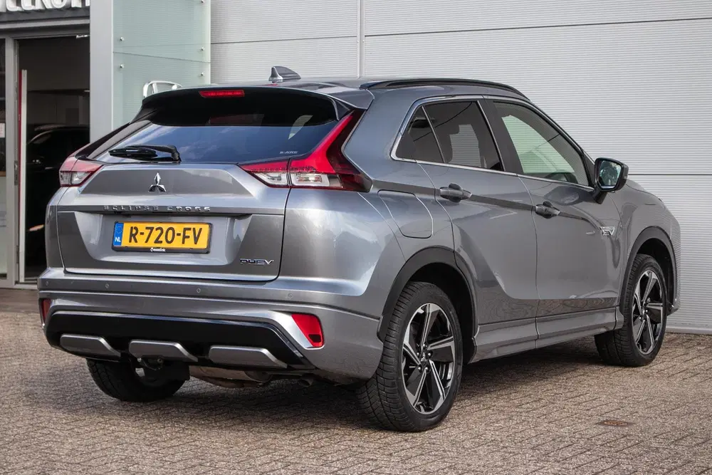 Mitsubishi Eclipse Cross 2.4 PHEV Prestige uit 2022, foto 2