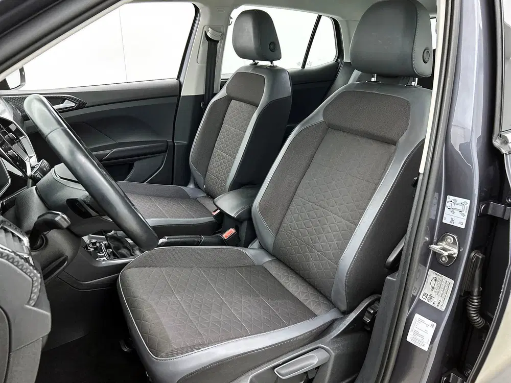 Volkswagen T-Cross 1.0 TSI R-Line uit 2022, foto 4